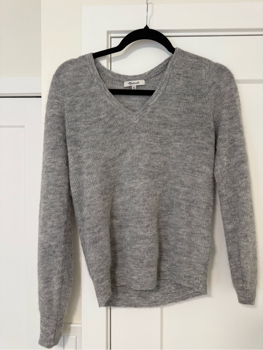 MADEWELL Women's Light Gray V-Neck Knit Sweater